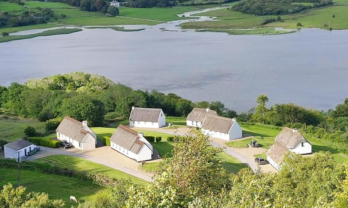 Corofin Lake Cottages المظهر الخارجي الصورة